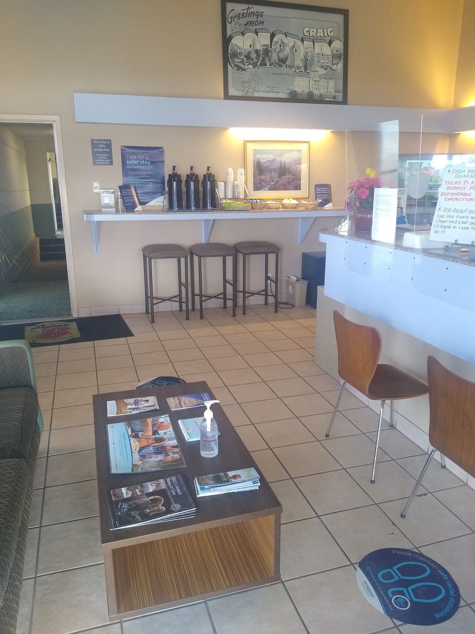 Free daily continental breakfast