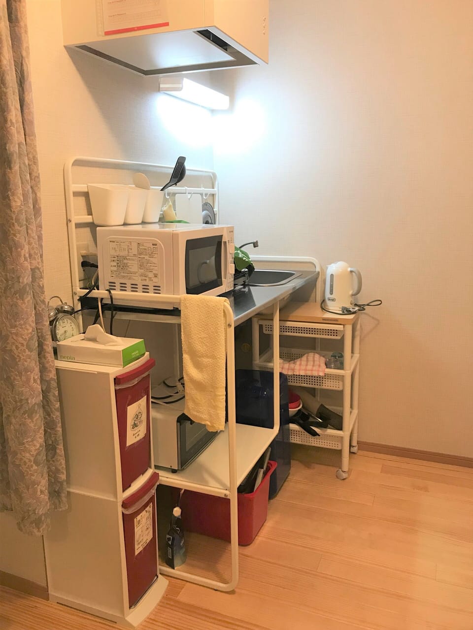 Basic Quadruple Room, 1 Bedroom | Private kitchenette | Fridge, microwave, stovetop, electric kettle