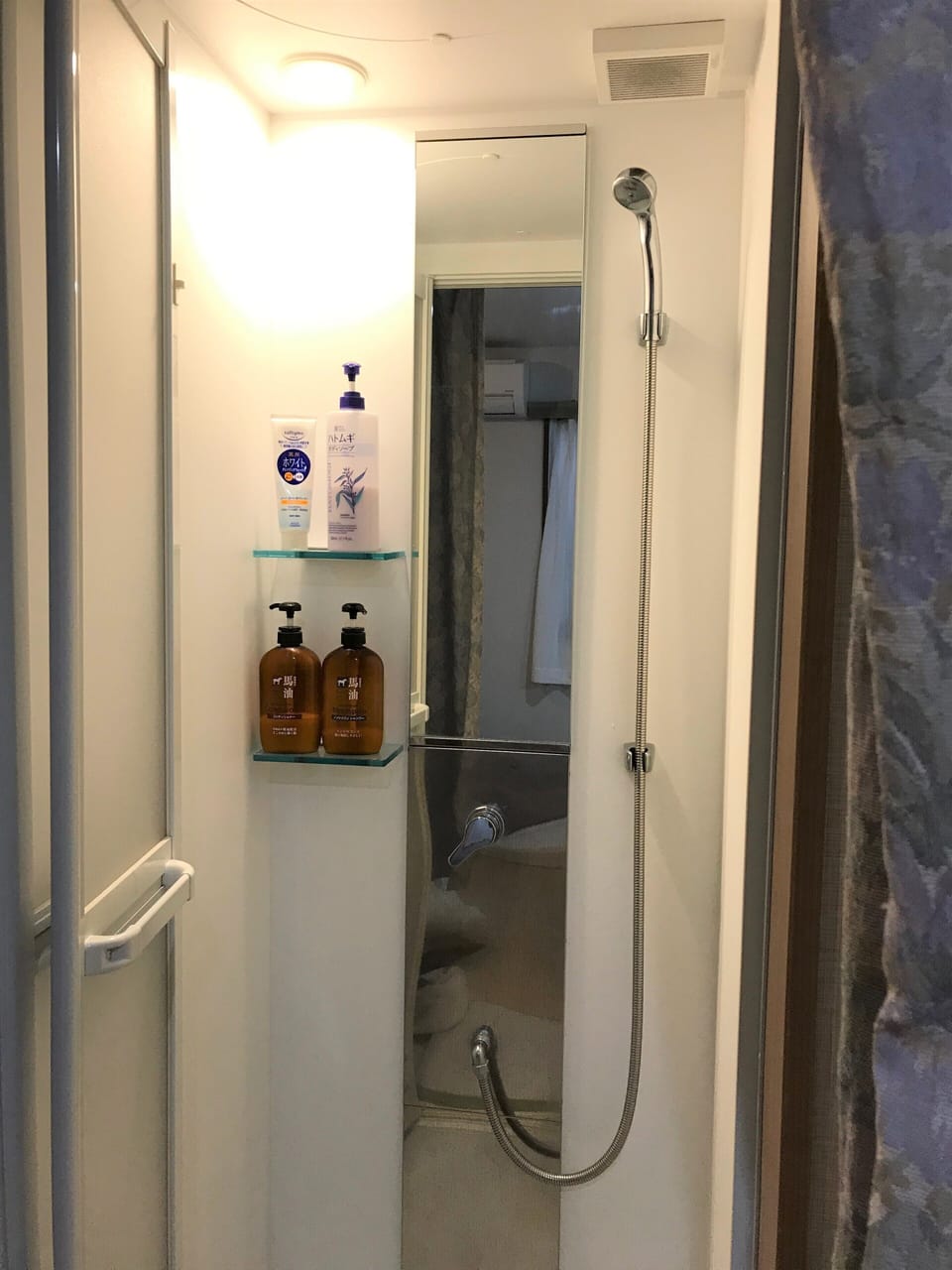 Basic Quadruple Room, 1 Bedroom | Bathroom | Shower, hair dryer, electronic bidet, towels