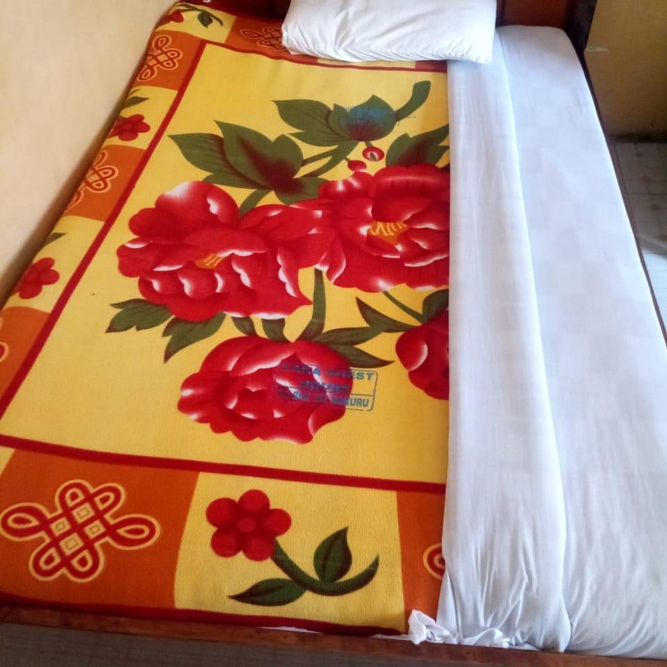Double Room | Desk, free WiFi, bed sheets