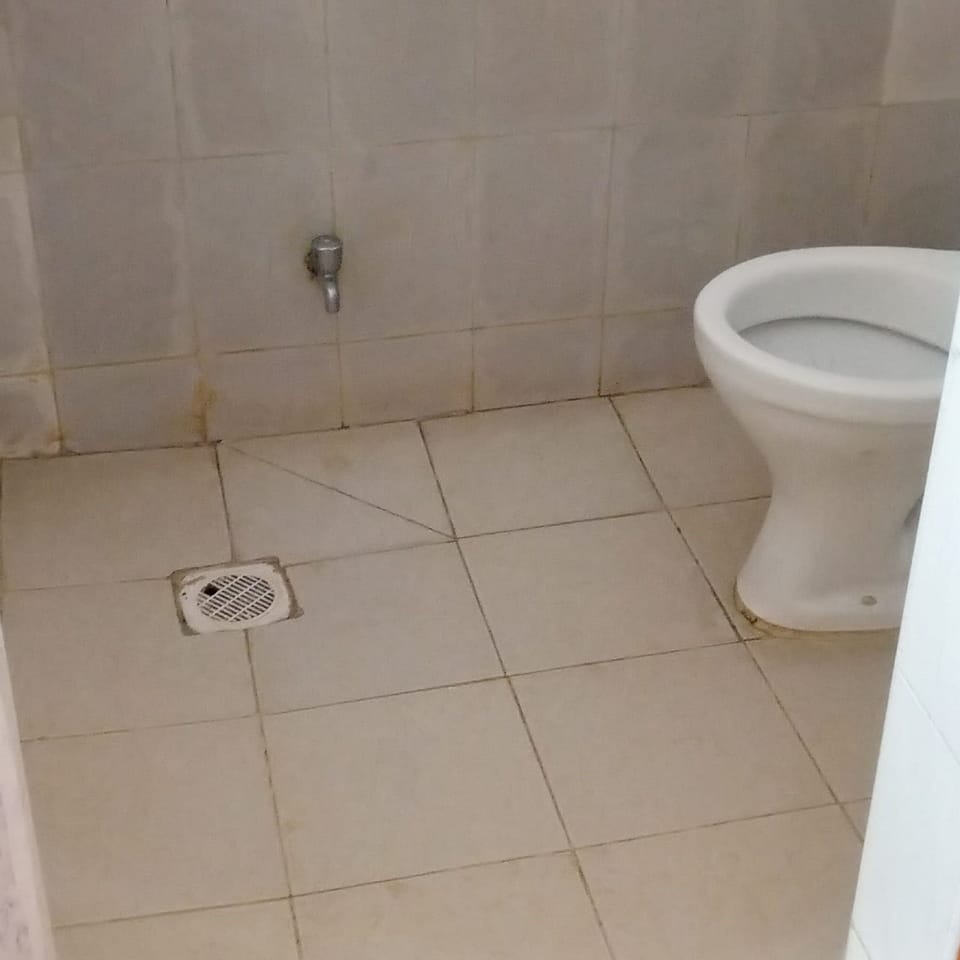 Single Room | Bathroom | Shower, free toiletries, towels, soap
