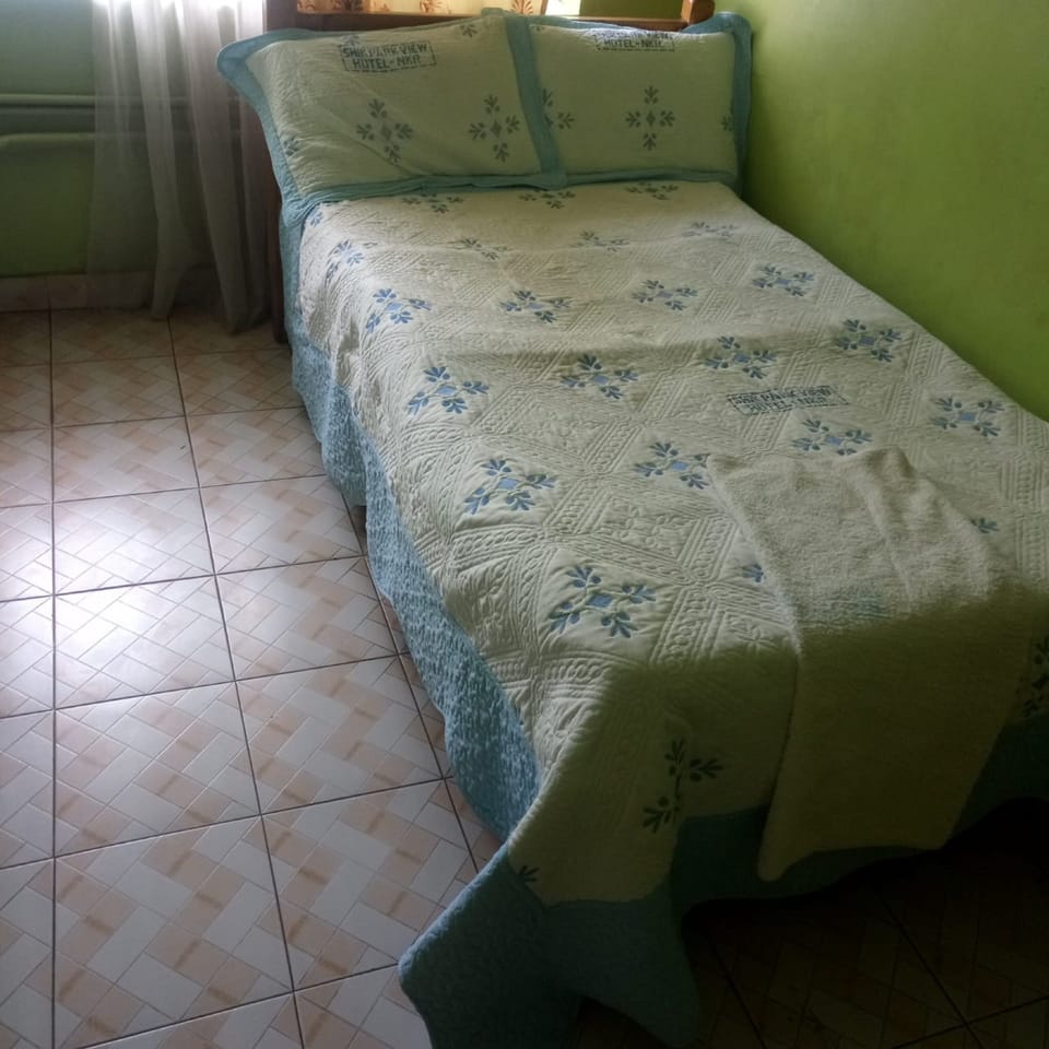 Double Room Single Use | Desk, free WiFi, bed sheets