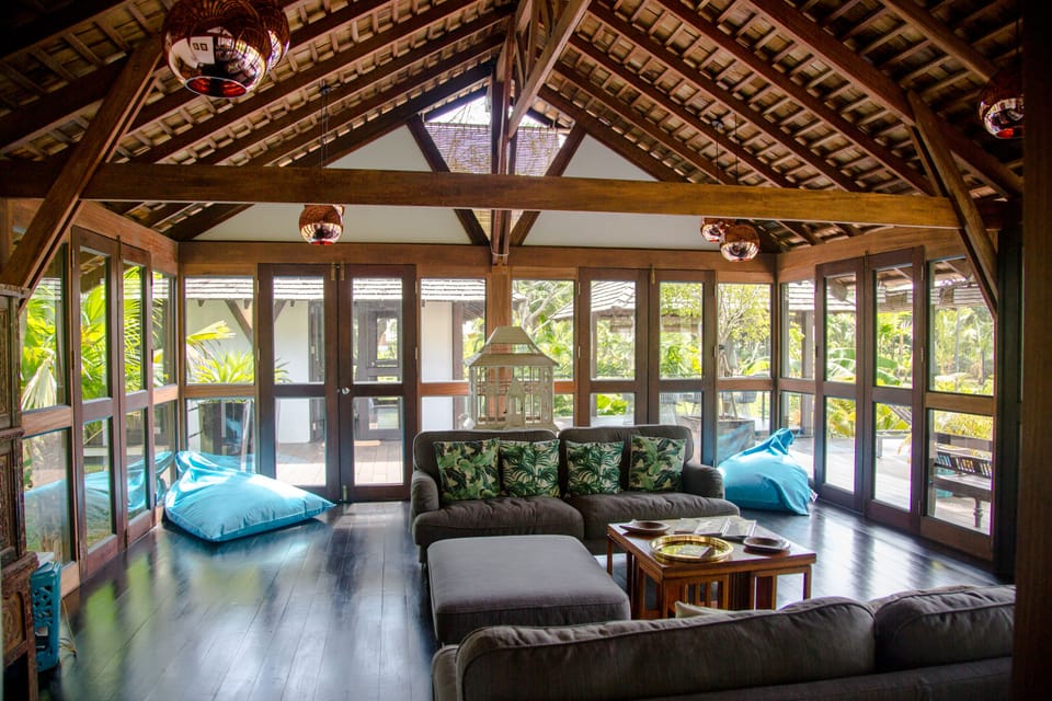 Villa Ingfah | Living area | Books