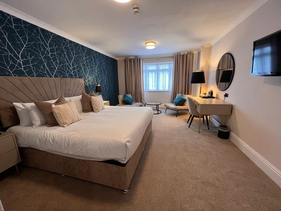 Coach House Executive Double Room (Annex Building) | Premium bedding, desk, laptop workspace, iron/ironing board