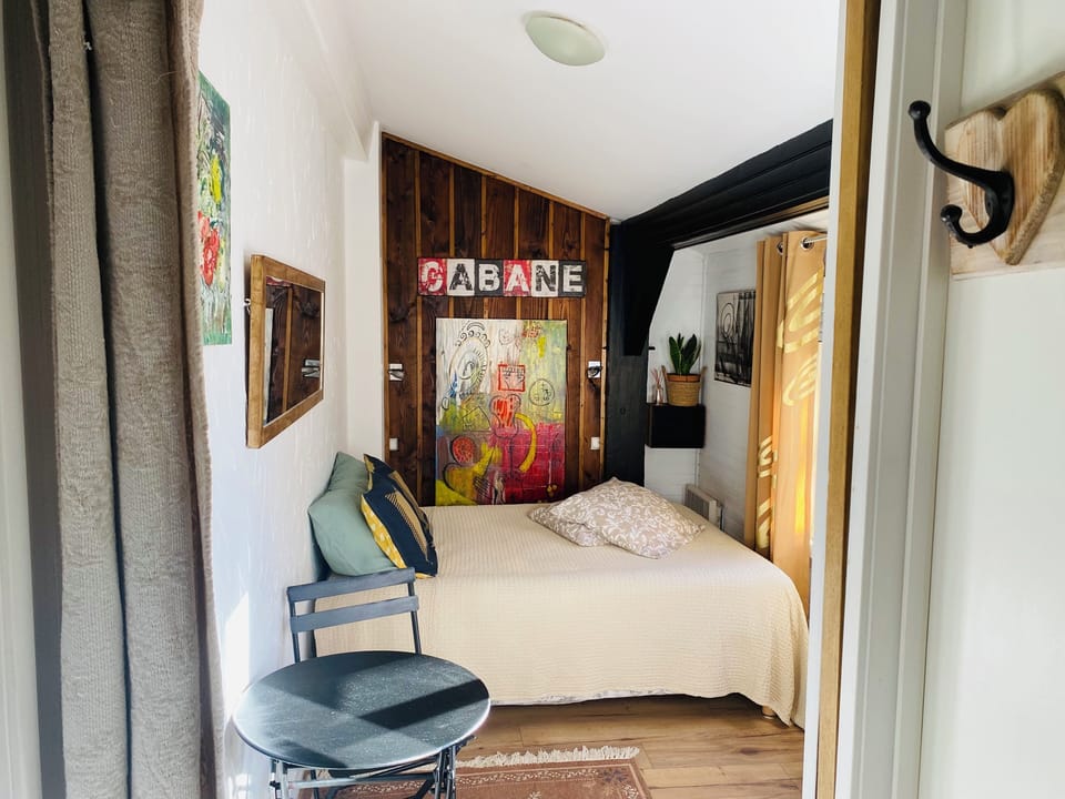 Economy Double Room (L'Annexe D'Ovaline) | Premium bedding, individually decorated, individually furnished