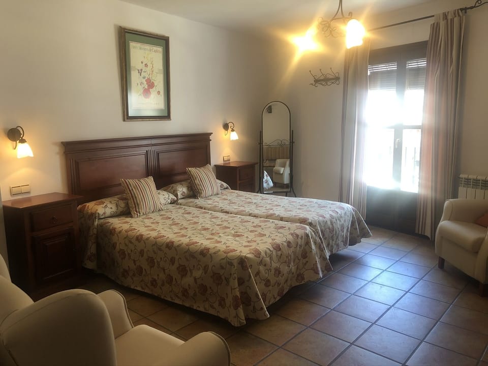 Standard Double Room | Desk, WiFi (free), bed sheets