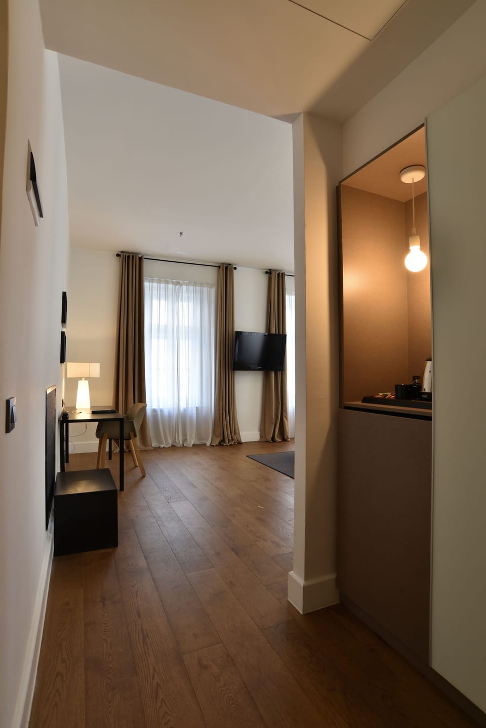 Premium Double Room | Minibar, in-room safe, individually decorated, individually furnished