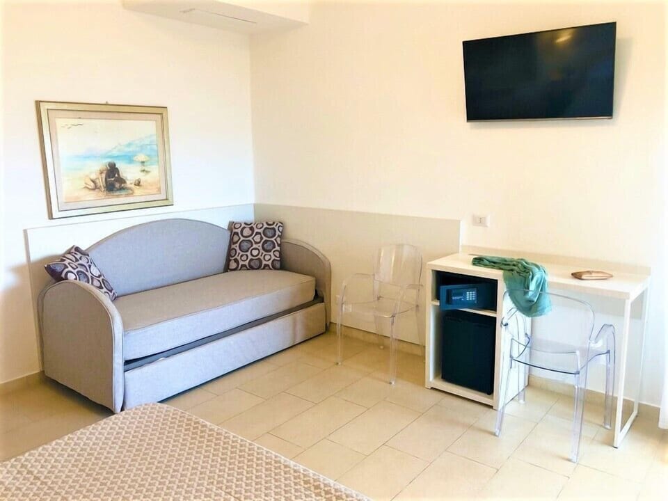Minibar, in-room safe, desk, soundproofing