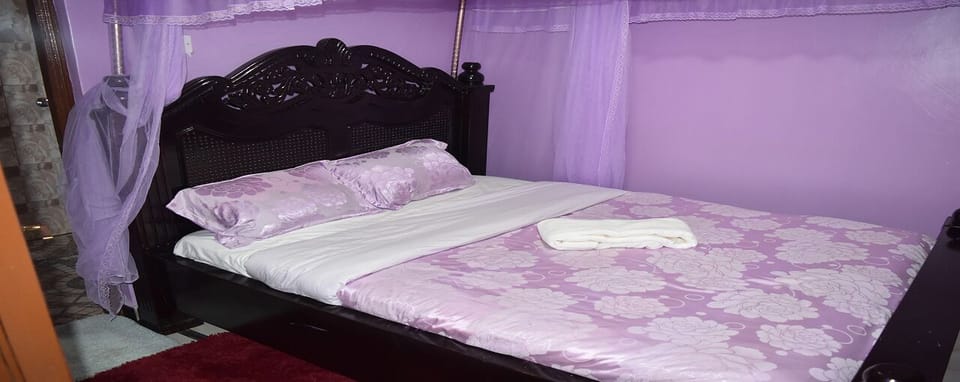Deluxe Single Room | Memory foam beds, in-room safe, desk, free WiFi
