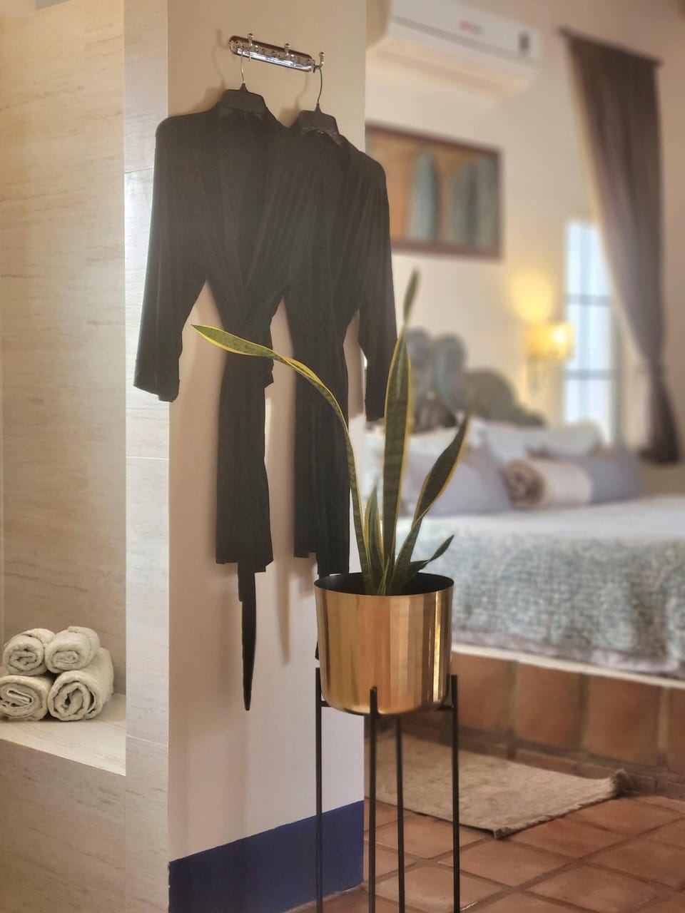 Suite Justina | Premium bedding, down comforters, individually decorated