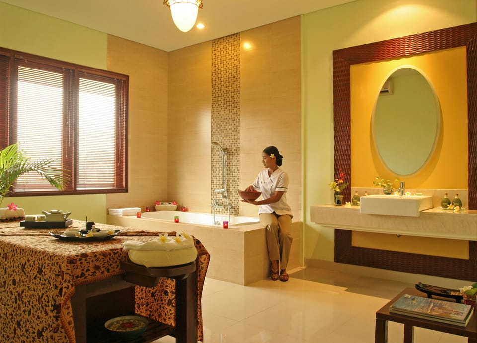 Couples treatment rooms, body treatments, aromatherapy