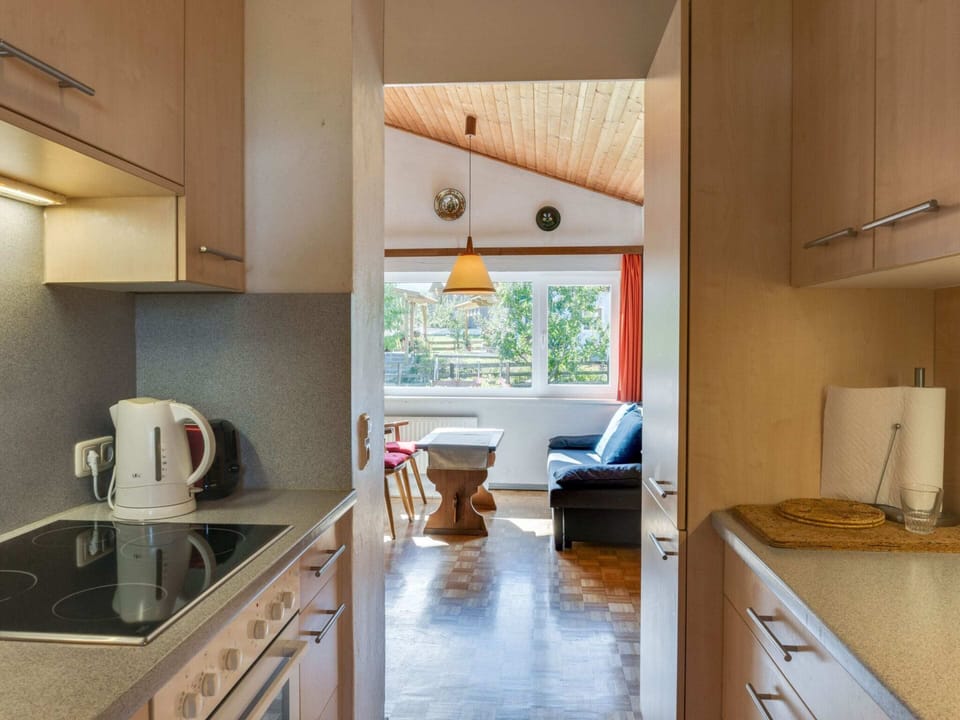 Chalet | Private kitchen | Electric kettle, toaster, cookware/dishes/utensils, dining tables