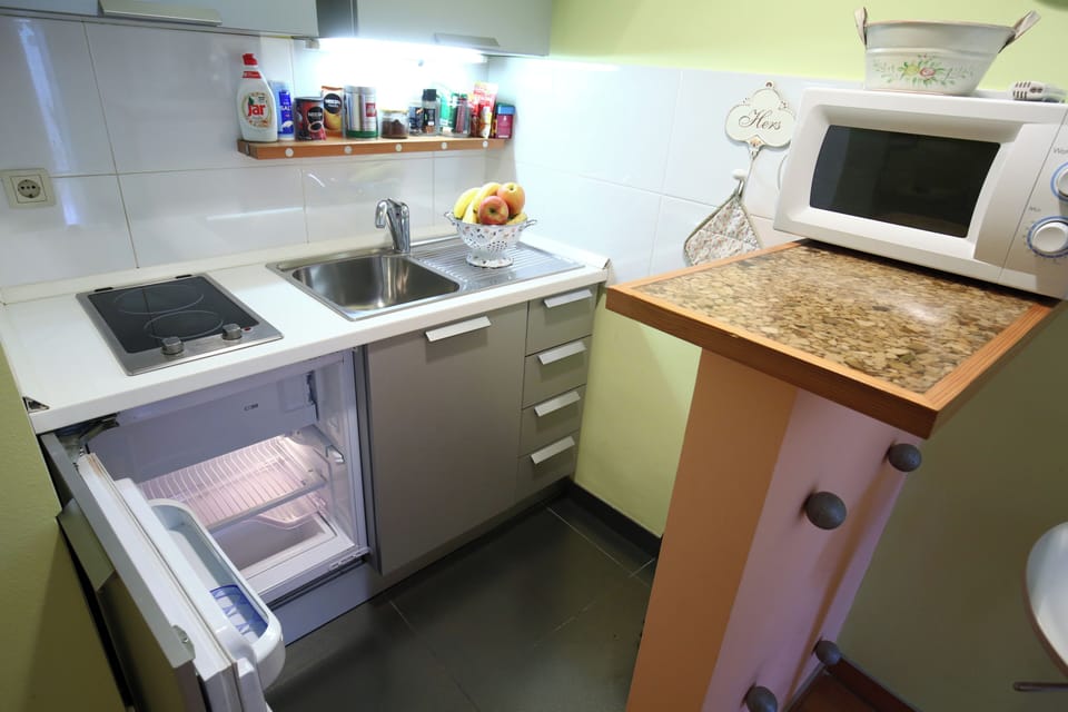Apartment, 2 Bedrooms, Smoking, Balcony | Interior