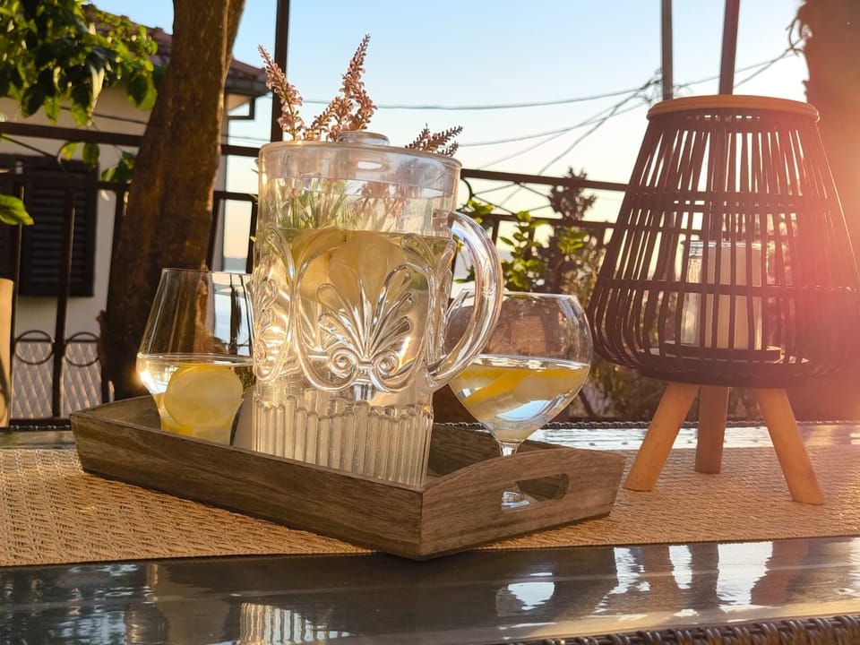 Apartment, 2 Bedrooms, Smoking, Balcony | Food and drink