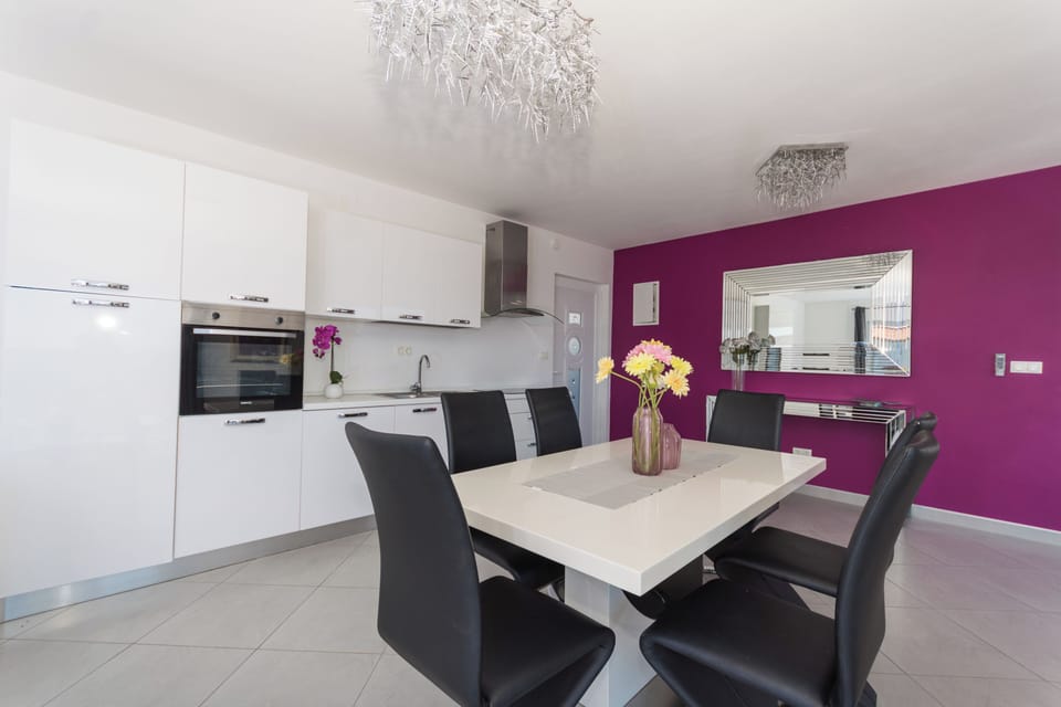 Apartment, 2 Bedrooms, Smoking, Balcony | Dining
