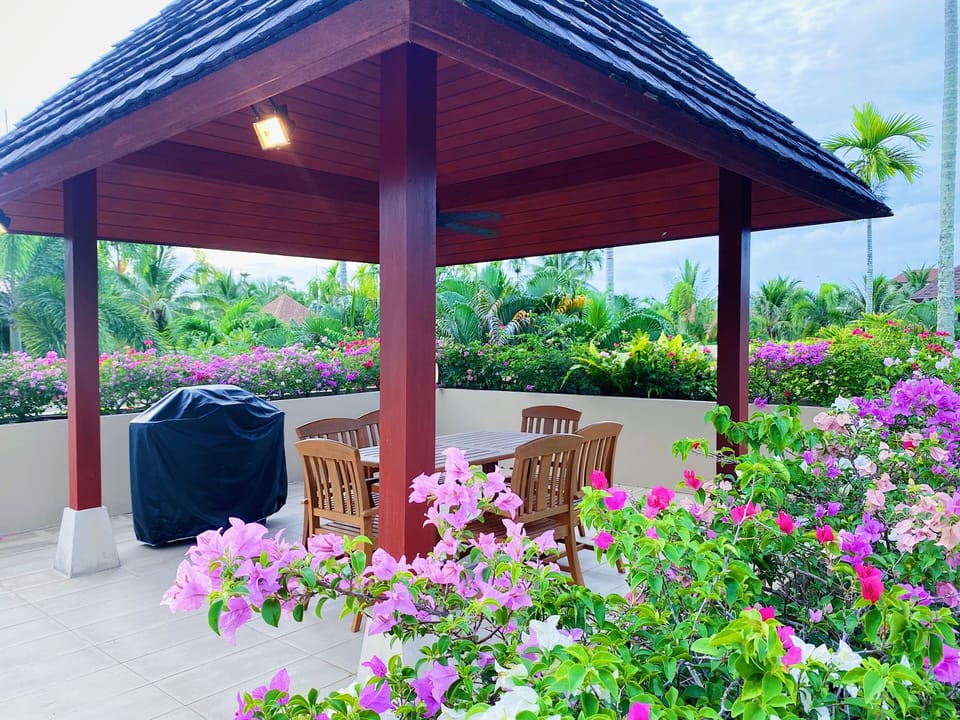 Villa, 2 Bedrooms, Smoking, Private Pool | Outdoor dining