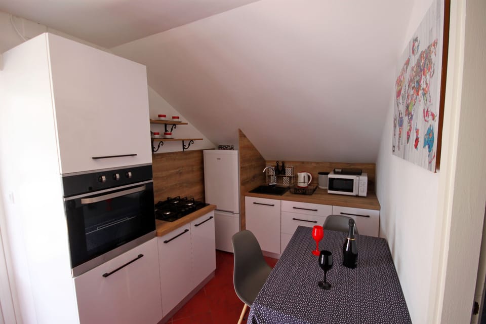 Apartment, 2 Bedrooms, Balcony, Ocean View | Interior