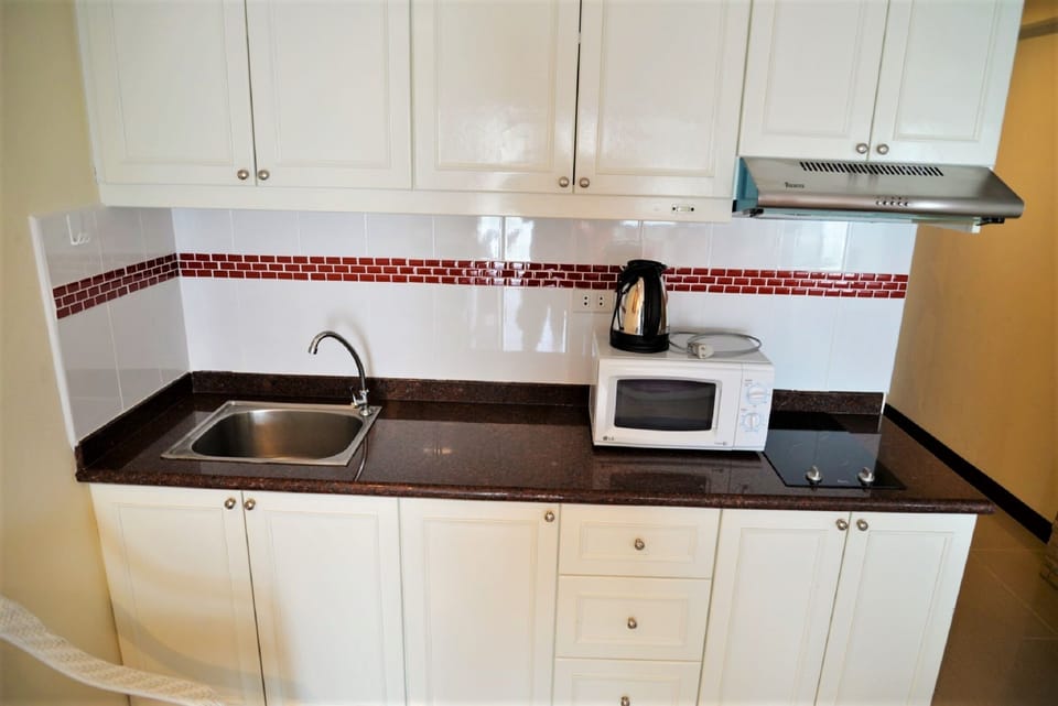 Condo, 1 Bedroom, Smoking, Balcony | Interior