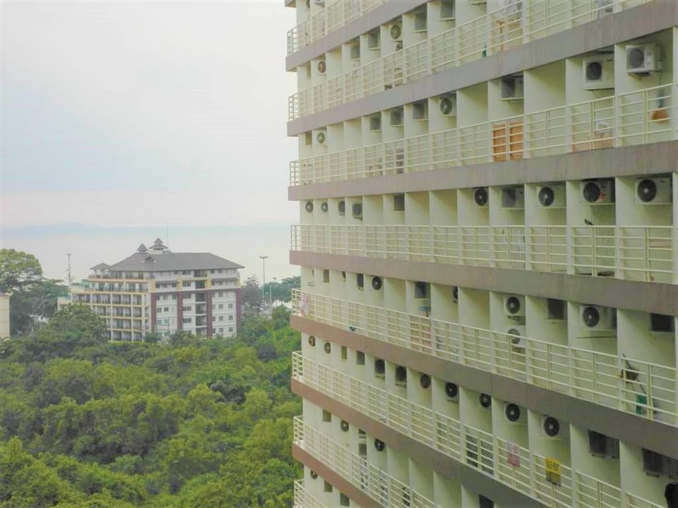 Condo, 1 Bedroom, Smoking, Balcony | Front of property