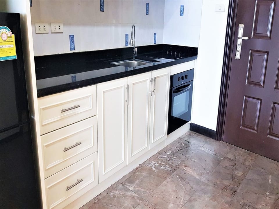 Apartment, 1 Bedroom, Smoking, Balcony | Interior