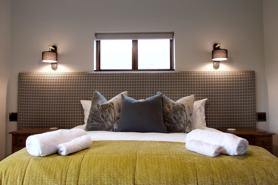 Standard Double or Twin Room, 1 Bedroom, Ensuite | 1 bedroom, premium bedding, in-room safe, individually decorated