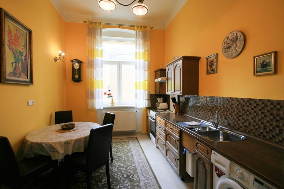 Apartment | Private kitchen | Full-size fridge, microwave, oven, stovetop
