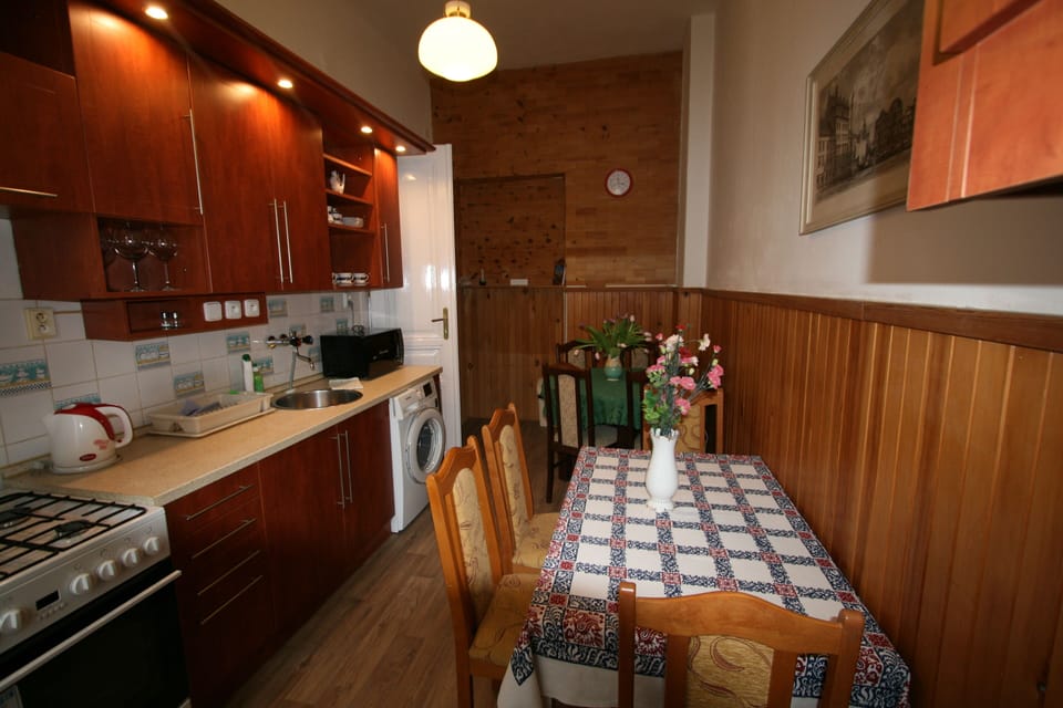 Apartment | Private kitchen | Fridge, microwave, oven, stovetop