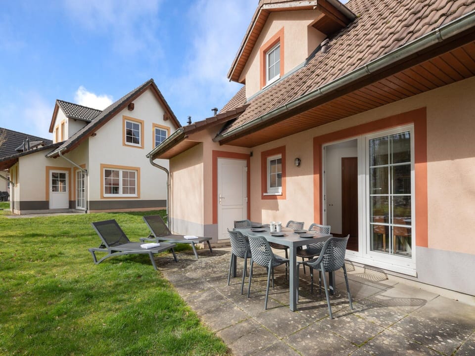 Villa | Balcony