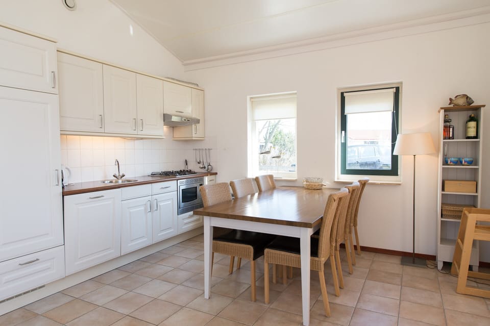 Bungalow | Private kitchen | Highchair