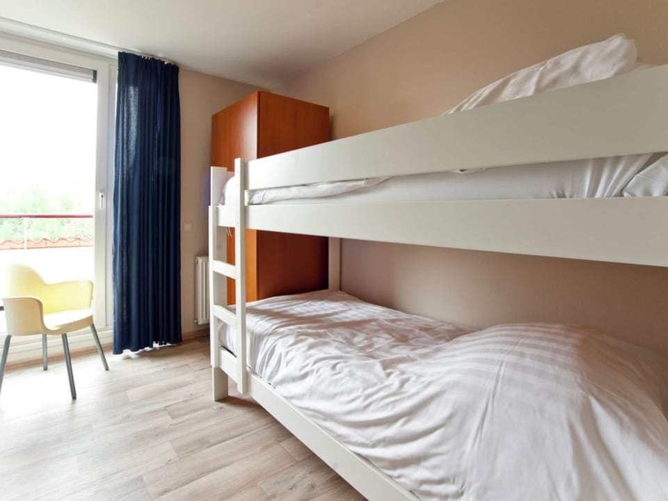 House | 3 bedrooms, individually furnished, bed sheets