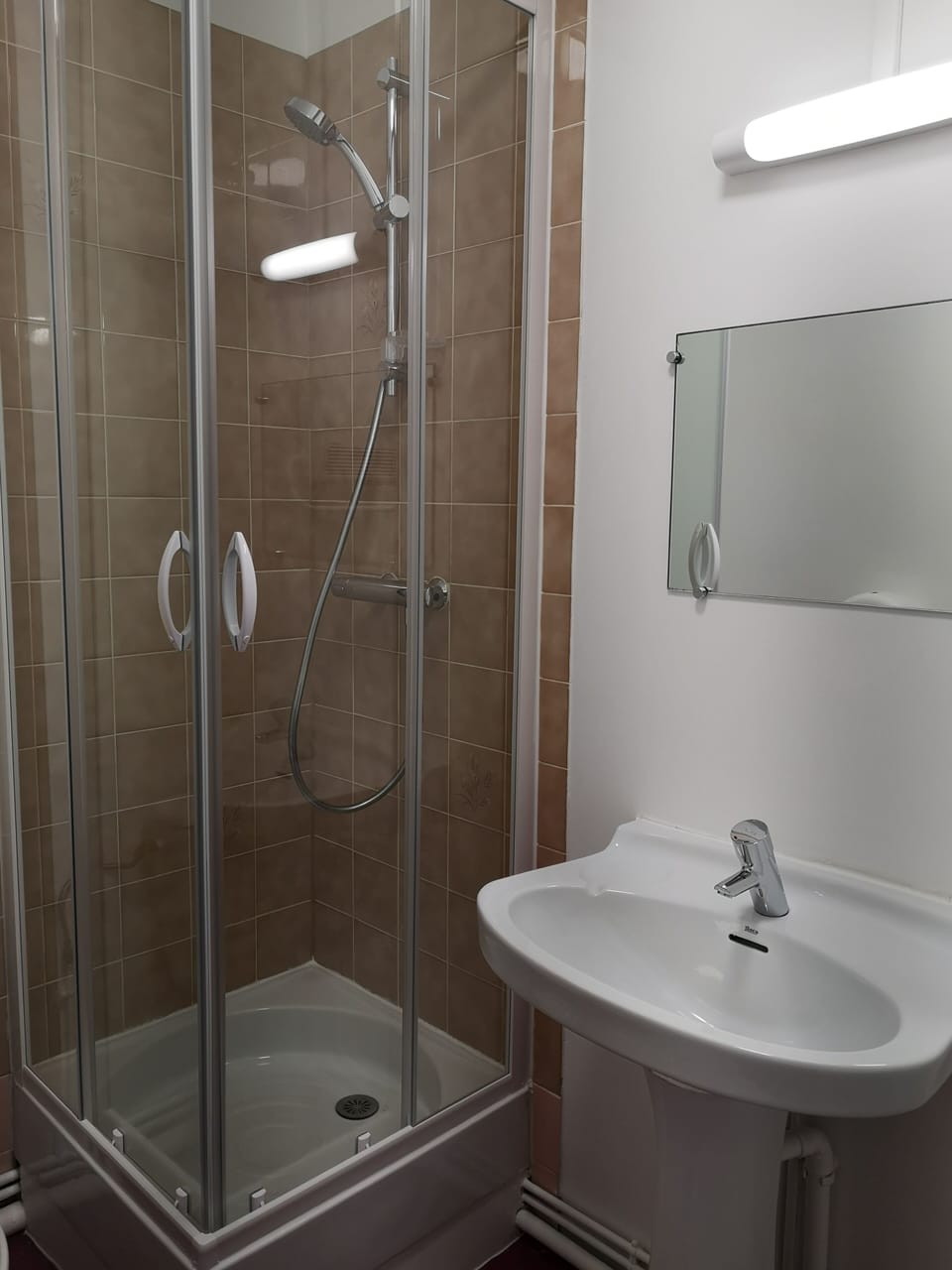 Bathroom shower