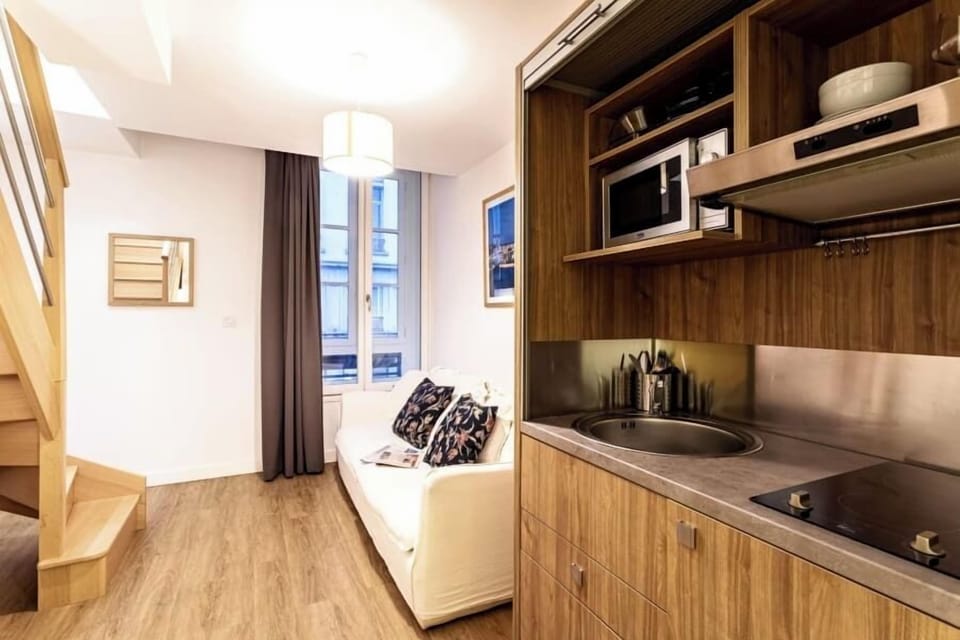 Duplex | Individually decorated, individually furnished, desk, laptop workspace