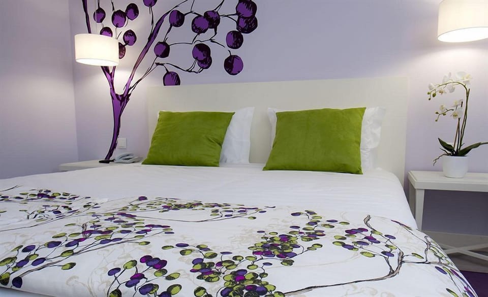 In-room safe, individually decorated, soundproofing, cribs/infant beds