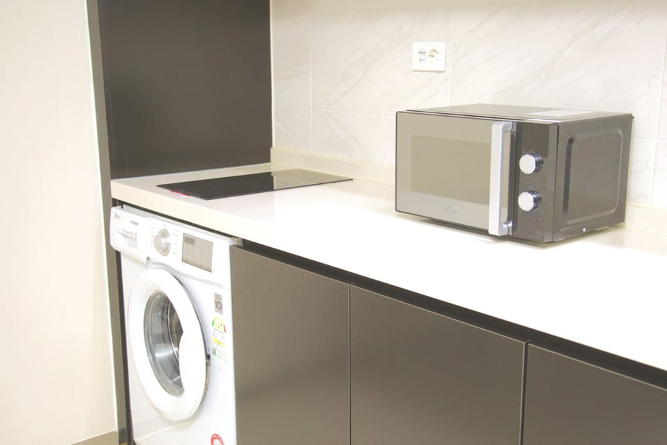 Superior Family Twin Room (No View) | Laptop workspace, free WiFi, bed sheets