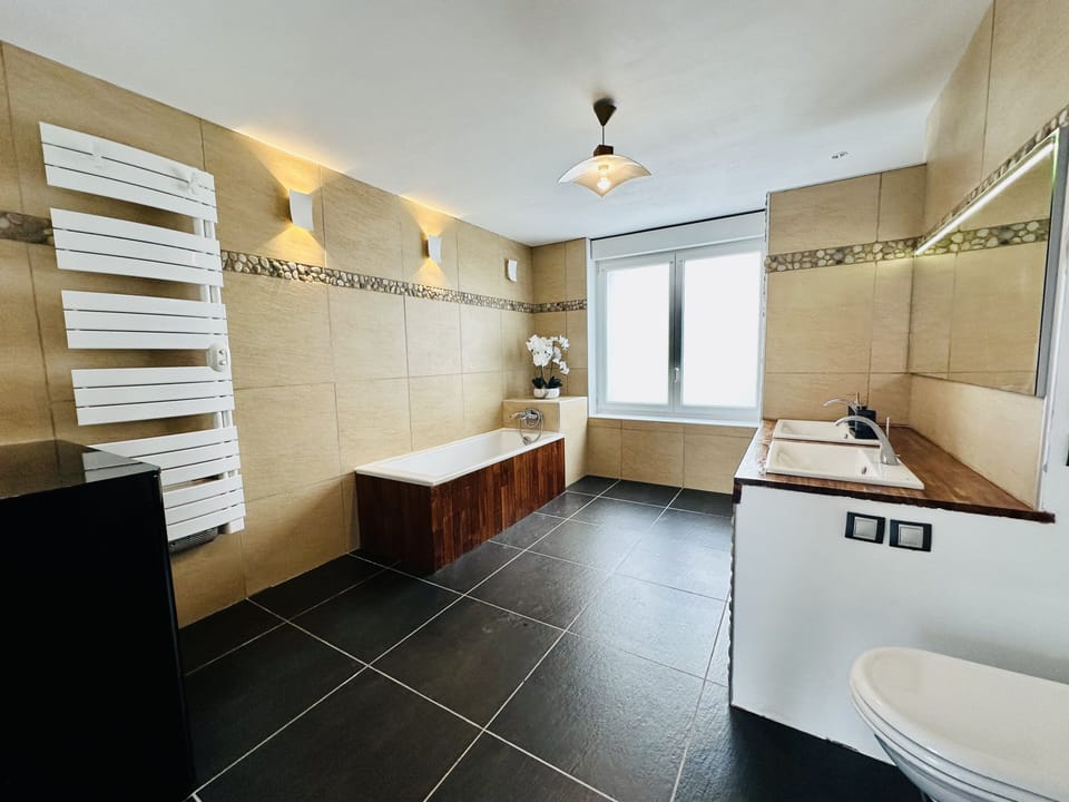 Superior Quadruple Room, 1 Bedroom, Garden View | Bathroom | Free toiletries, hair dryer, towels, soap