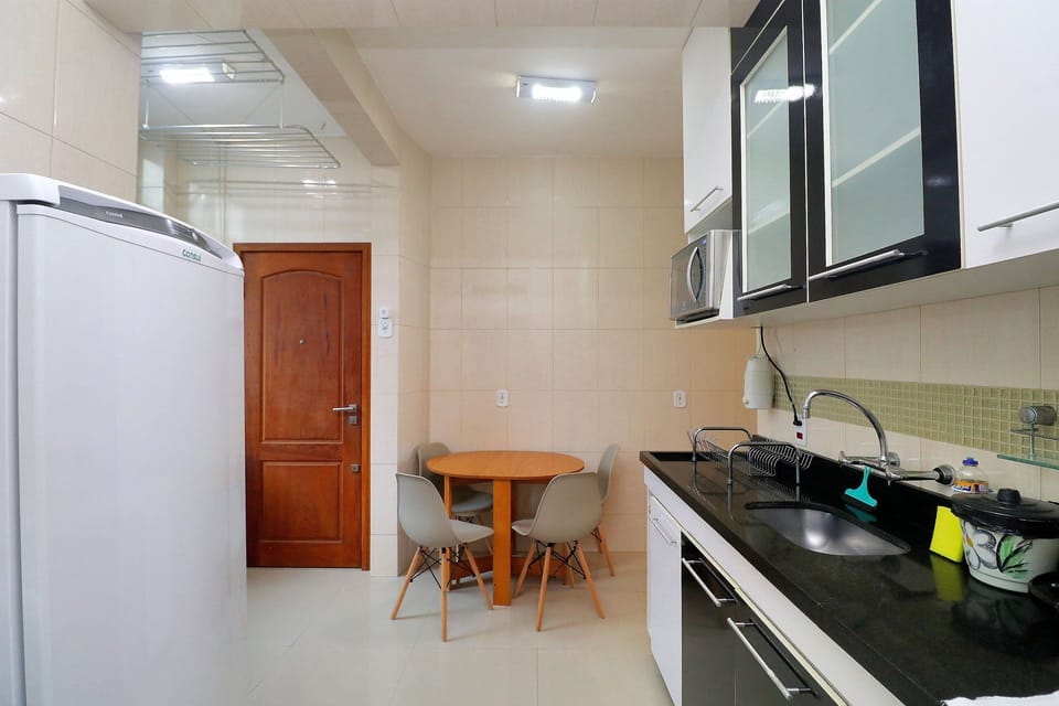 Panoramic Apartment | Private kitchen | Fridge, microwave, stovetop, electric kettle