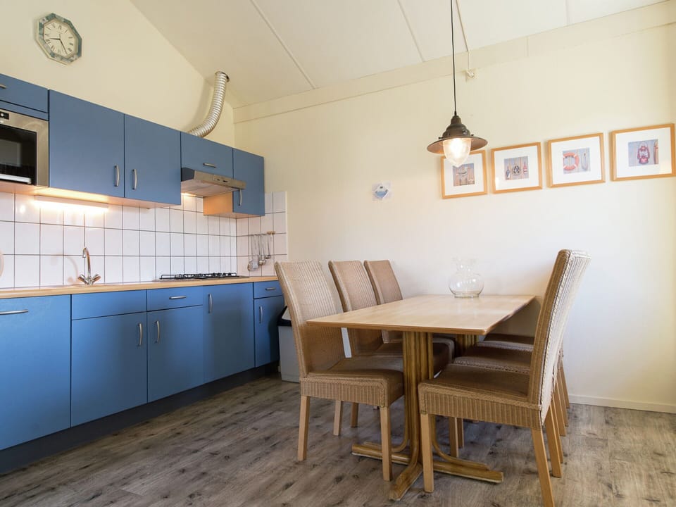 Bungalow | Private kitchen | Highchair