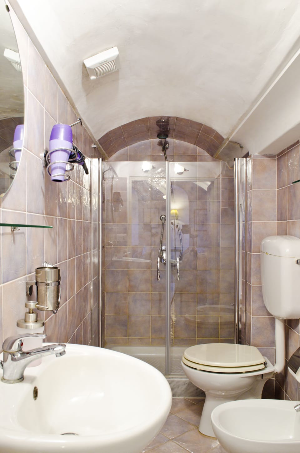 Double Room, Terrace | Bathroom | Shower, free toiletries, hair dryer, towels