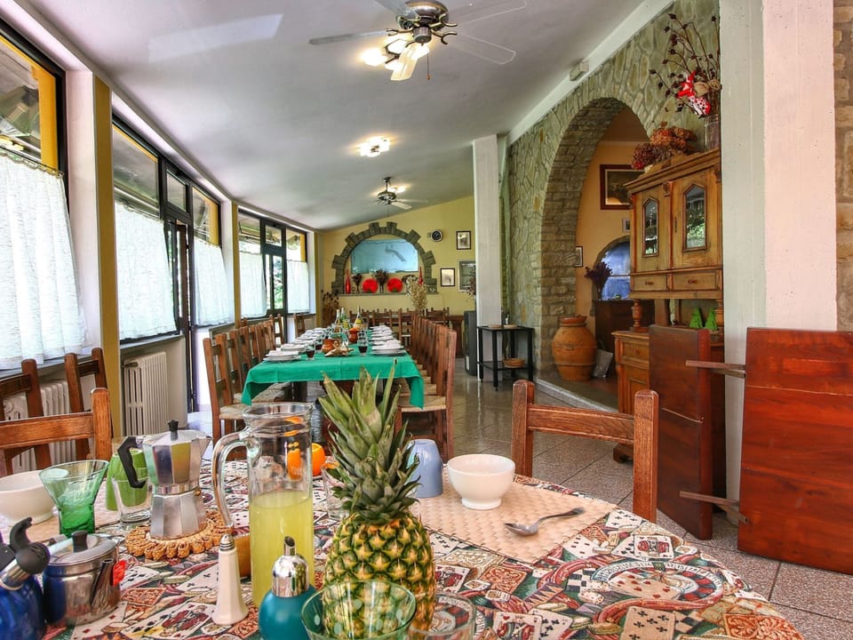 Villa | Dining