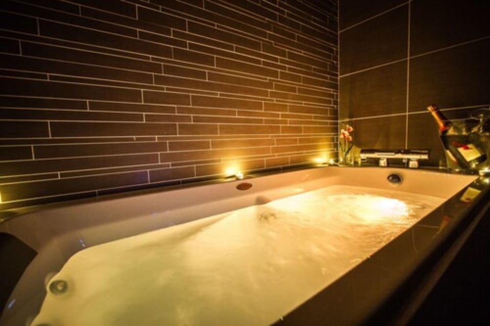Exclusive Double Room, Jetted Tub, Sea View | Jetted tub