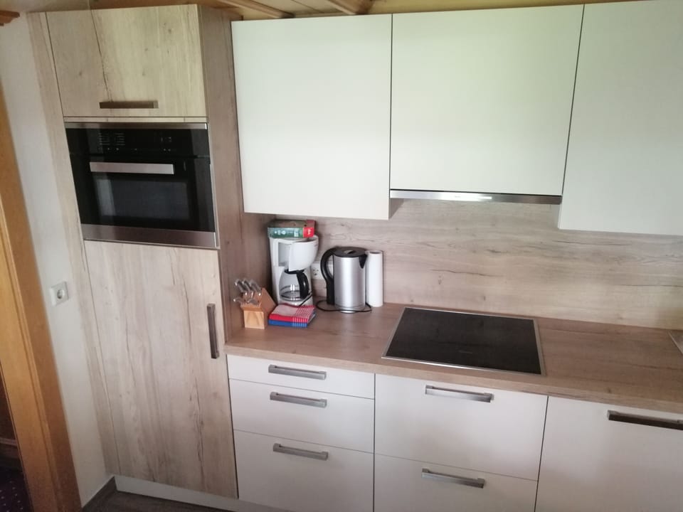 Comfort Apartment, 2 Bedrooms, Balcony (Typ C) | Private kitchen | Fridge, stovetop, coffee/tea maker, electric kettle
