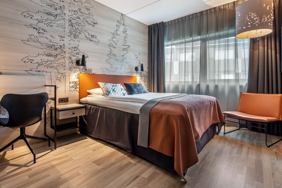 Standard Room, 1 Double Bed, Non Smoking | Desk, soundproofing, free WiFi, bed sheets