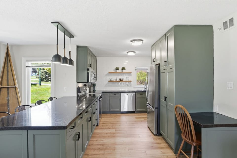 105 Mountain Walk - No Pets Allowed | Private kitchen | Coffee/tea maker, full-size fridge, microwave, oven