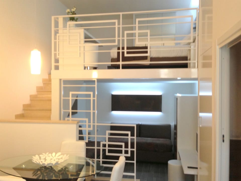Premium bedding, pillowtop beds, minibar, desk