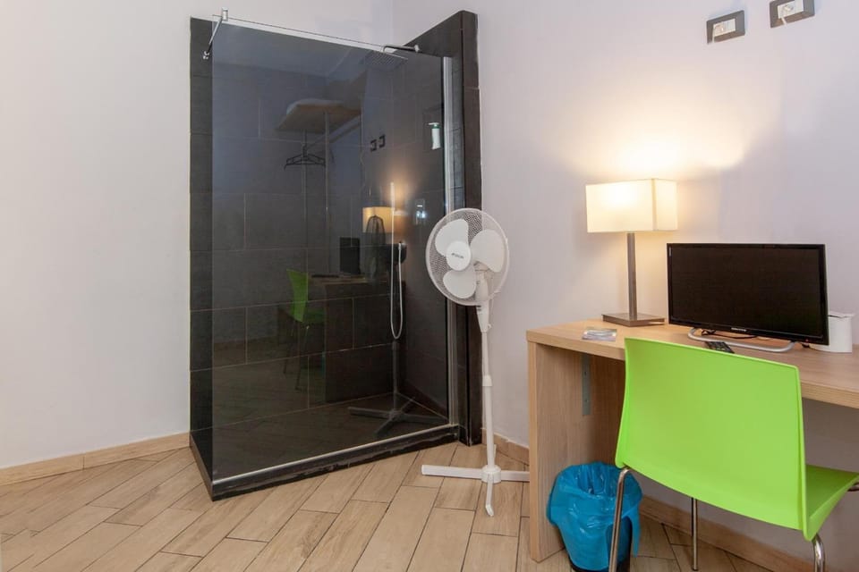 Desk, blackout drapes, free WiFi, bed sheets