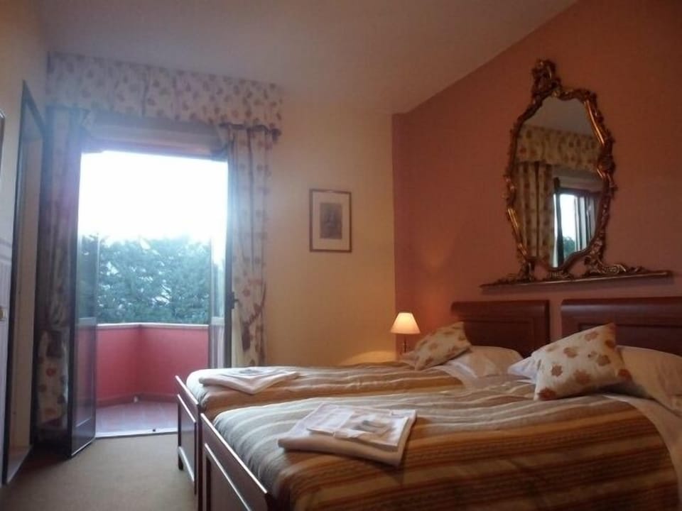 Desk, cribs/infant beds, rollaway beds, free WiFi