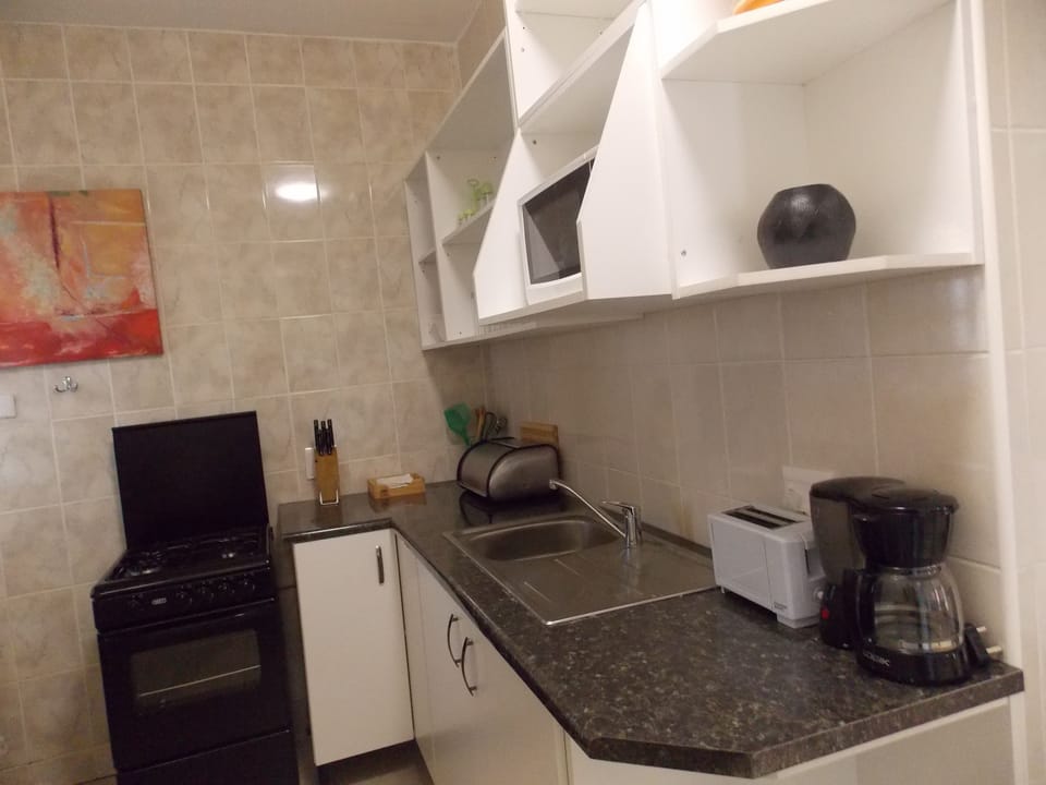 Fig-Tree 12 | Private kitchen | Fridge, coffee/tea maker, electric kettle
