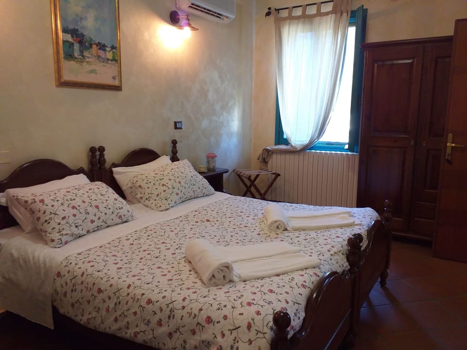 Classic Double Room, Park View | Premium bedding, down comforters, pillowtop beds, desk
