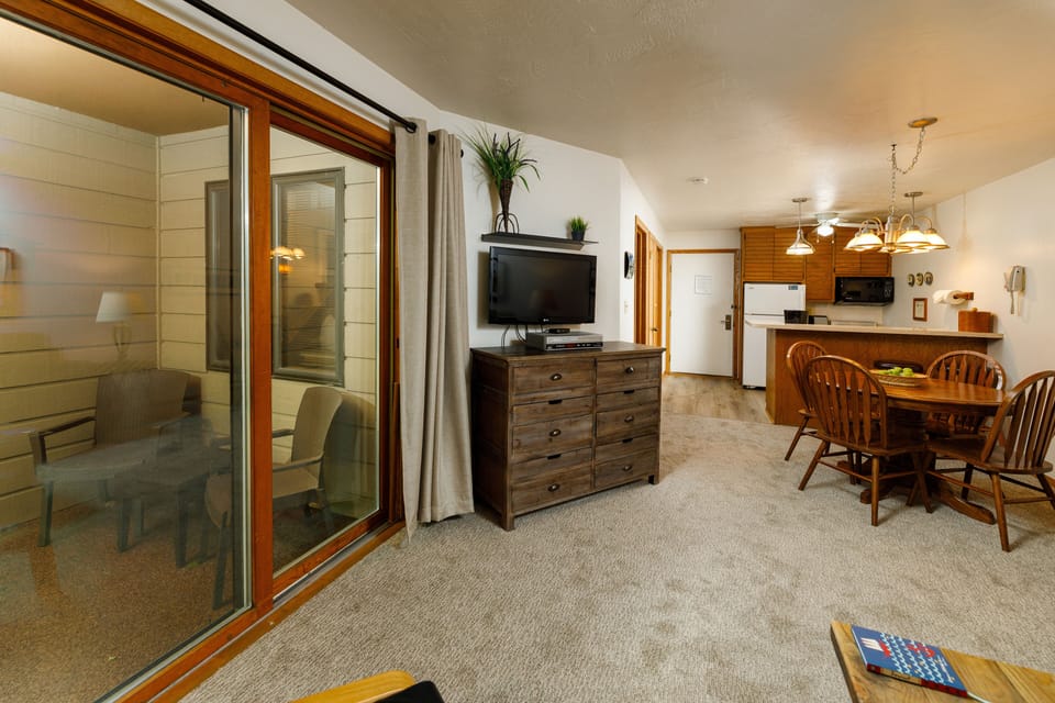 1 bedroom, iron/ironing board, cribs/infant beds, free WiFi