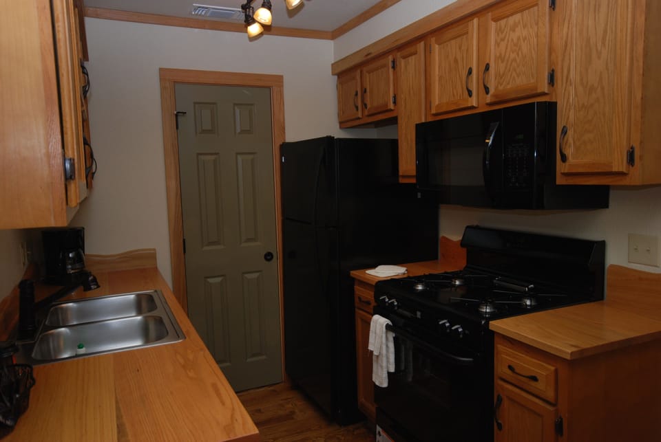 Suite, 1 Bedroom (Two Double Beds) | Private kitchen | Fridge, microwave